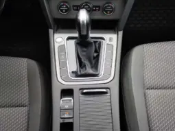 
										VOLKSWAGEN PASSAT full									