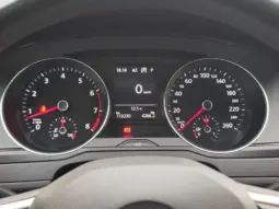 
										VOLKSWAGEN PASSAT full									