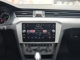 
										VOLKSWAGEN PASSAT full									