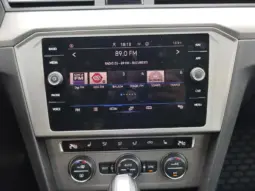 
										VOLKSWAGEN PASSAT full									