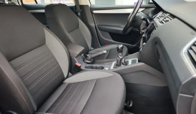 
								SKODA OCTAVIA full									