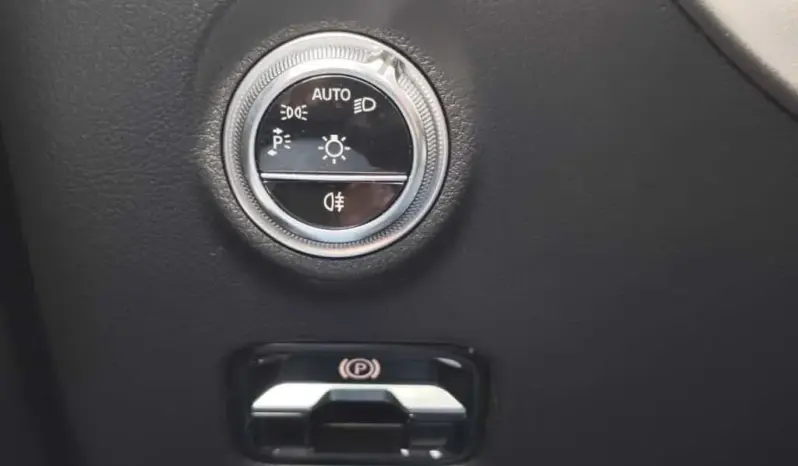 
								MERCEDES BENZ C full									