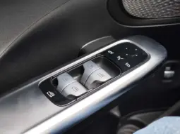 
										MERCEDES BENZ C full									