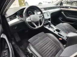 
										VOLKSWAGEN PASSAT full									