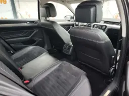 
										VOLKSWAGEN PASSAT full									