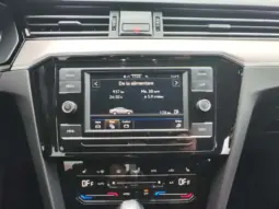 
										VOLKSWAGEN PASSAT full									