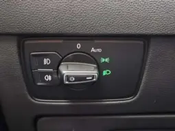 
										VOLKSWAGEN PASSAT full									