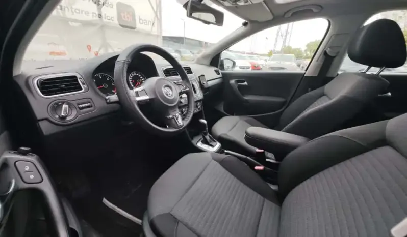 
								VOLKSWAGEN POLO full									