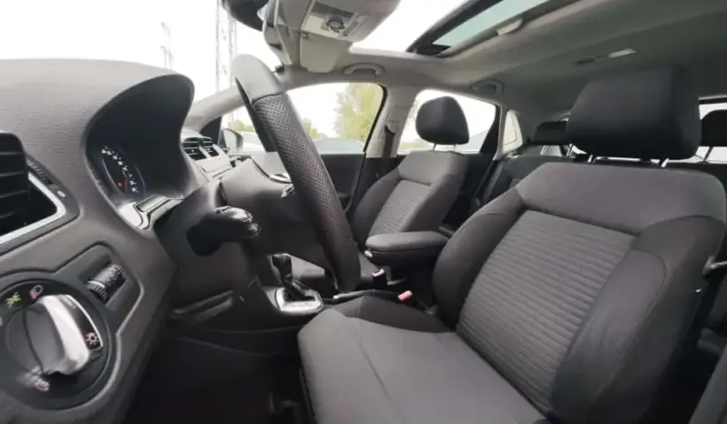 
								VOLKSWAGEN POLO full									