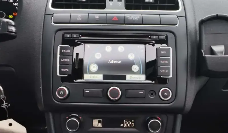 
								VOLKSWAGEN POLO full									