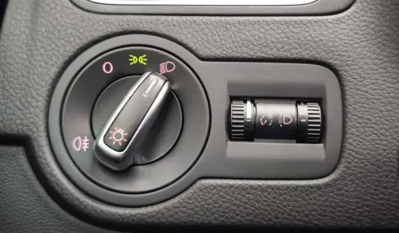 
								VOLKSWAGEN POLO full									