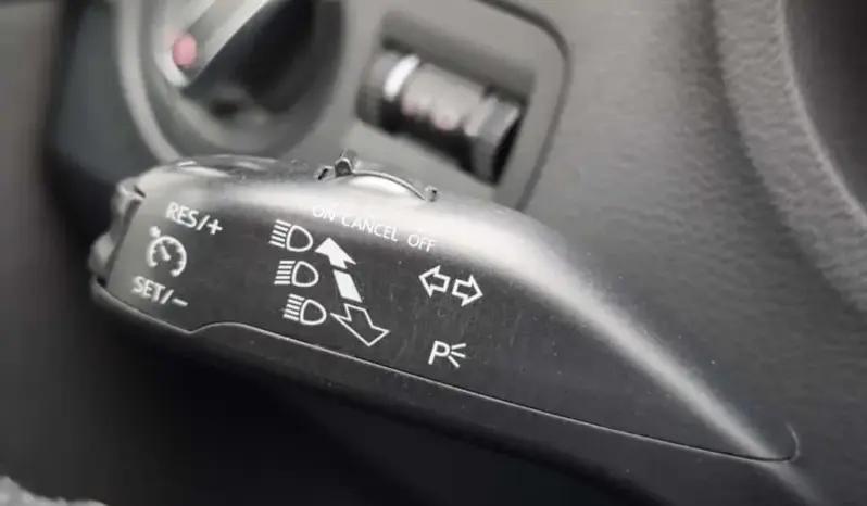 
								VOLKSWAGEN POLO full									