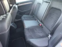 
										VOLKSWAGEN PASSAT full									