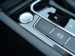 
										VOLKSWAGEN PASSAT full									