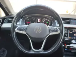 
										VOLKSWAGEN PASSAT full									