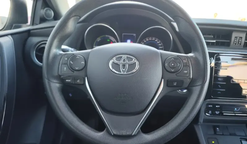 
								TOYOTA AURIS full									