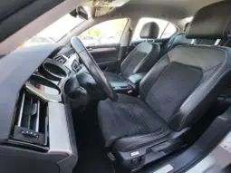 
										VOLKSWAGEN PASSAT full									