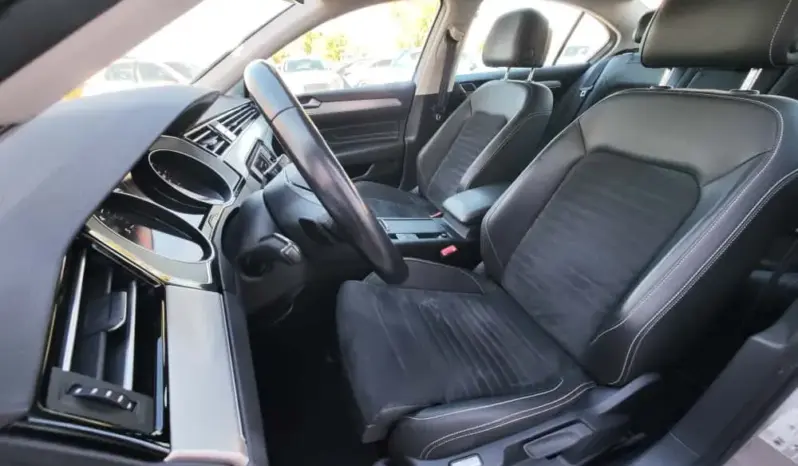 
								VOLKSWAGEN PASSAT full									