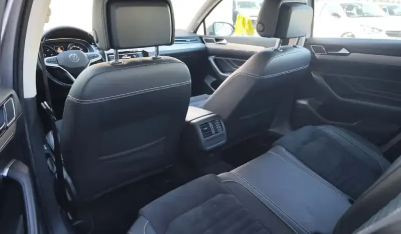 
								VOLKSWAGEN PASSAT full									