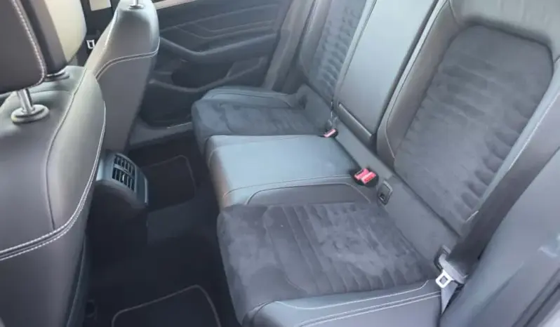 
								VOLKSWAGEN PASSAT full									