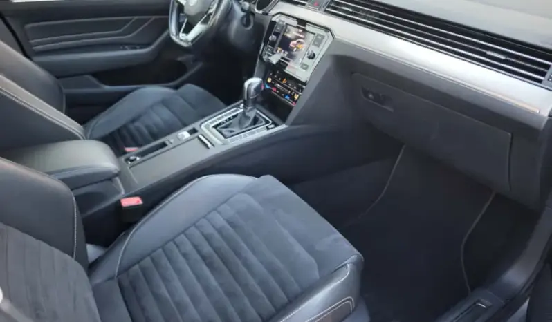 
								VOLKSWAGEN PASSAT full									