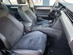 
										VOLKSWAGEN PASSAT full									