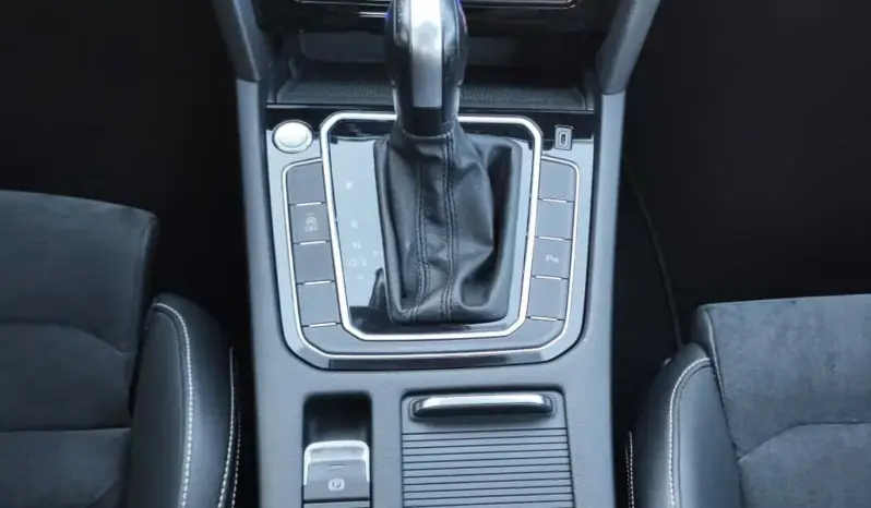 
								VOLKSWAGEN PASSAT full									