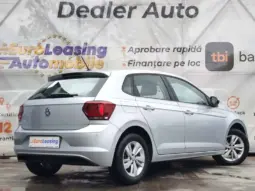 
										VOLKSWAGEN POLO full									
