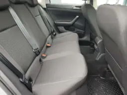 
										VOLKSWAGEN POLO full									