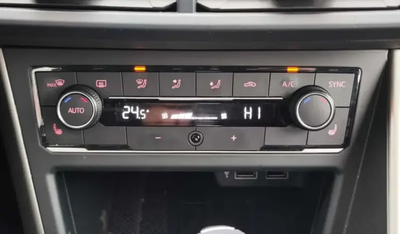 
								VOLKSWAGEN POLO full									