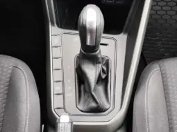 
										VOLKSWAGEN POLO full									