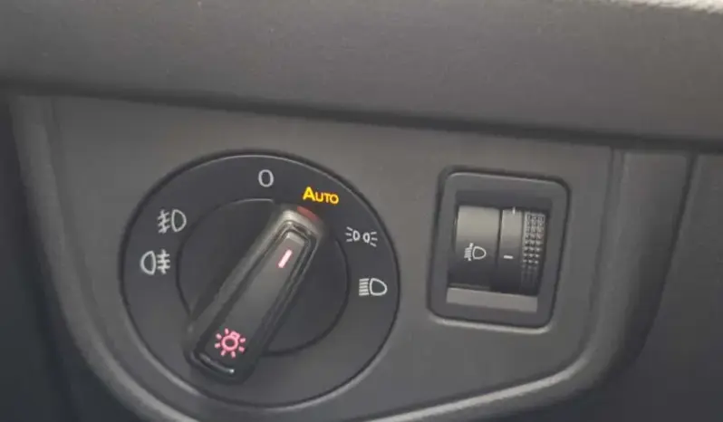 
								VOLKSWAGEN POLO full									