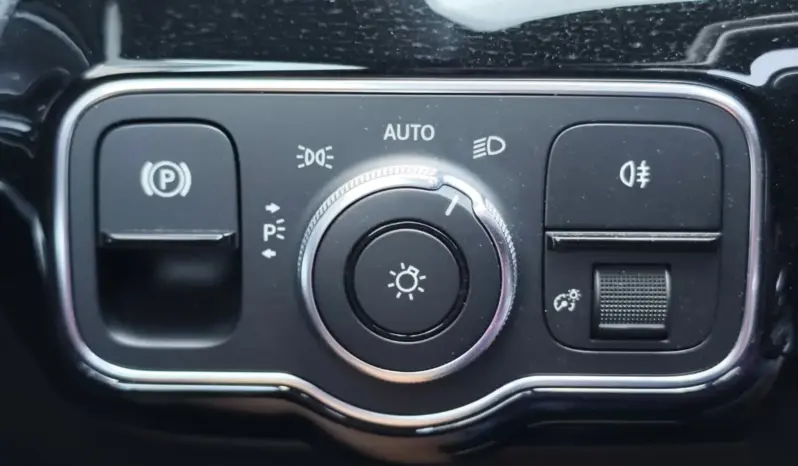 
								MERCEDES BENZ CLA full									