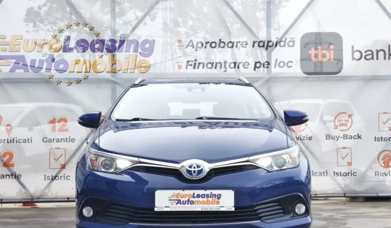
								TOYOTA AURIS full									