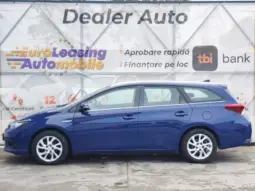
										TOYOTA AURIS full									