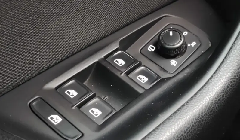 
								VOLKSWAGEN PASSAT full									