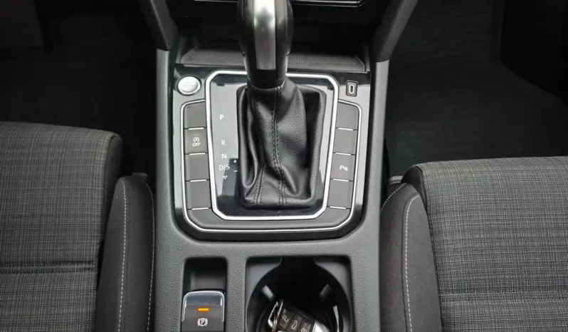 
								VOLKSWAGEN PASSAT full									