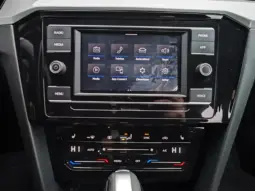 
										VOLKSWAGEN PASSAT full									