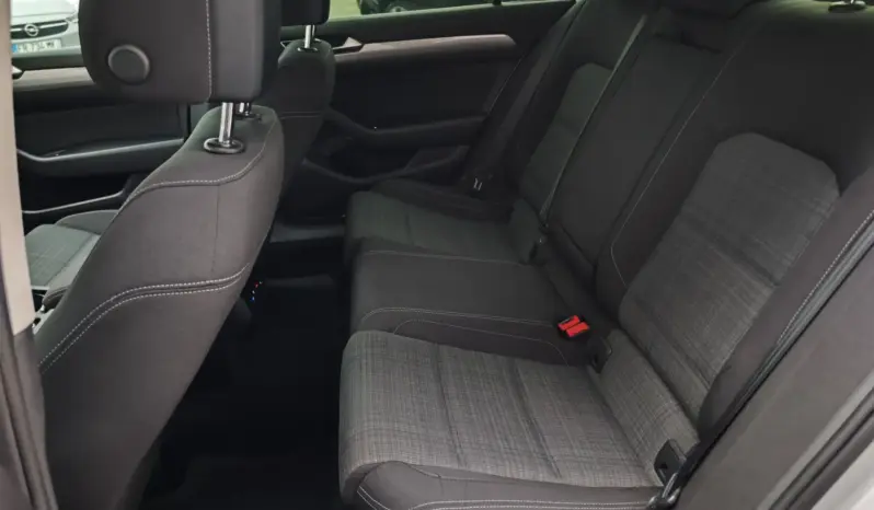 
								VOLKSWAGEN PASSAT full									