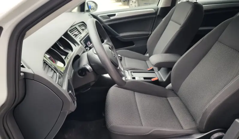 
								VOLKSWAGEN GOLF full									