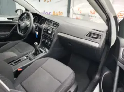 
										VOLKSWAGEN GOLF full									