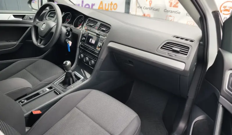 
								VOLKSWAGEN GOLF full									