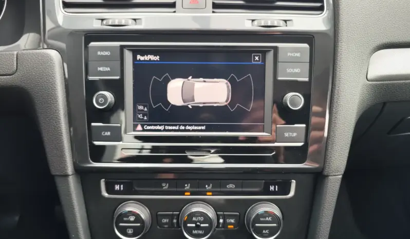 
								VOLKSWAGEN GOLF full									