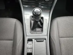 
										VOLKSWAGEN GOLF full									