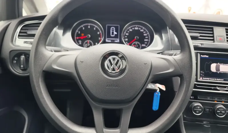 
								VOLKSWAGEN GOLF full									