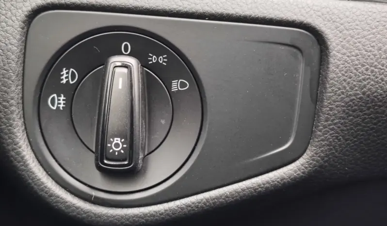 
								VOLKSWAGEN GOLF full									