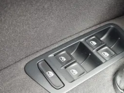 
										VOLKSWAGEN GOLF full									