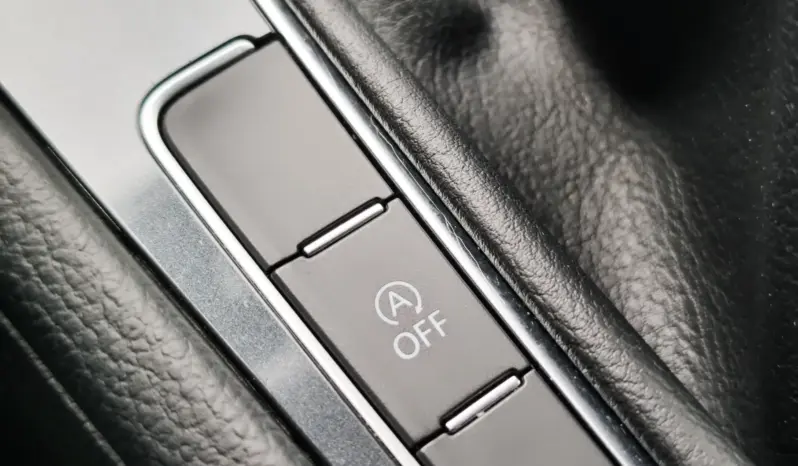 
								VOLKSWAGEN GOLF full									