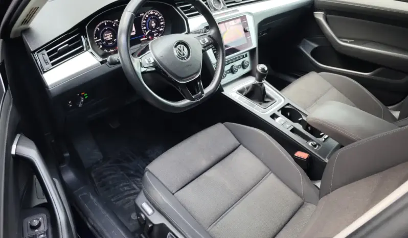 
								VOLKSWAGEN PASSAT full									