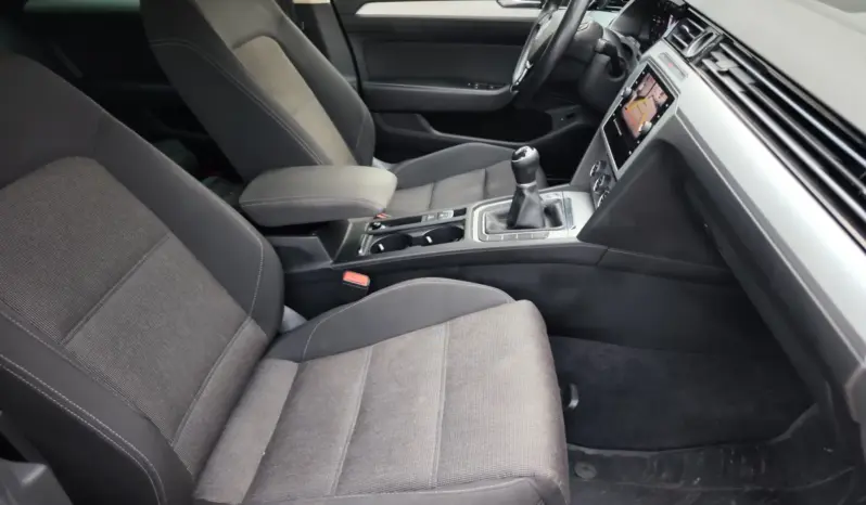 
								VOLKSWAGEN PASSAT full									